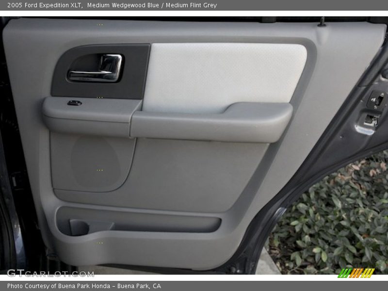 Medium Wedgewood Blue / Medium Flint Grey 2005 Ford Expedition XLT