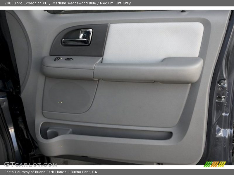 Medium Wedgewood Blue / Medium Flint Grey 2005 Ford Expedition XLT