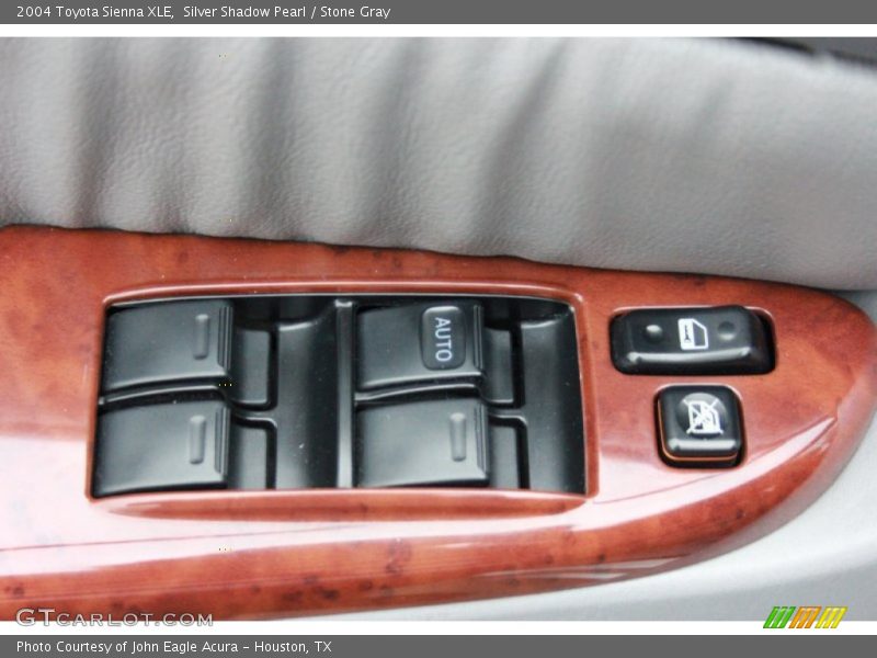 Silver Shadow Pearl / Stone Gray 2004 Toyota Sienna XLE