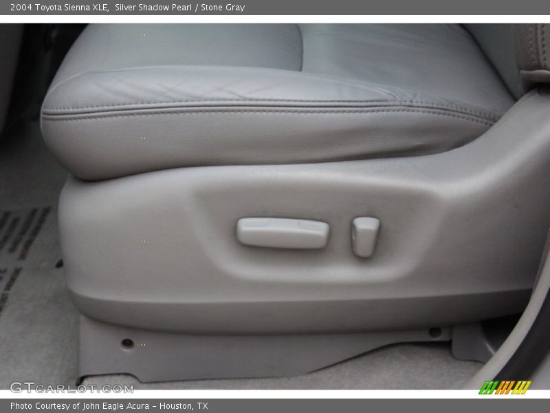 Silver Shadow Pearl / Stone Gray 2004 Toyota Sienna XLE