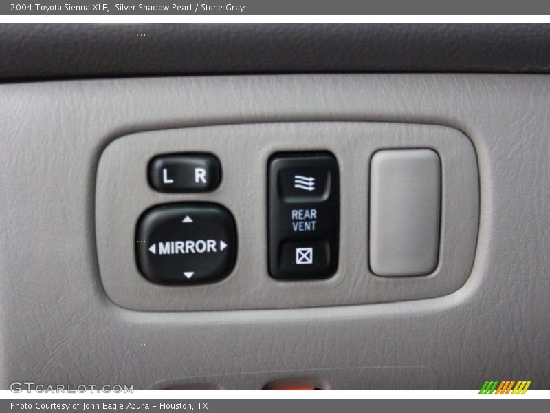 Silver Shadow Pearl / Stone Gray 2004 Toyota Sienna XLE