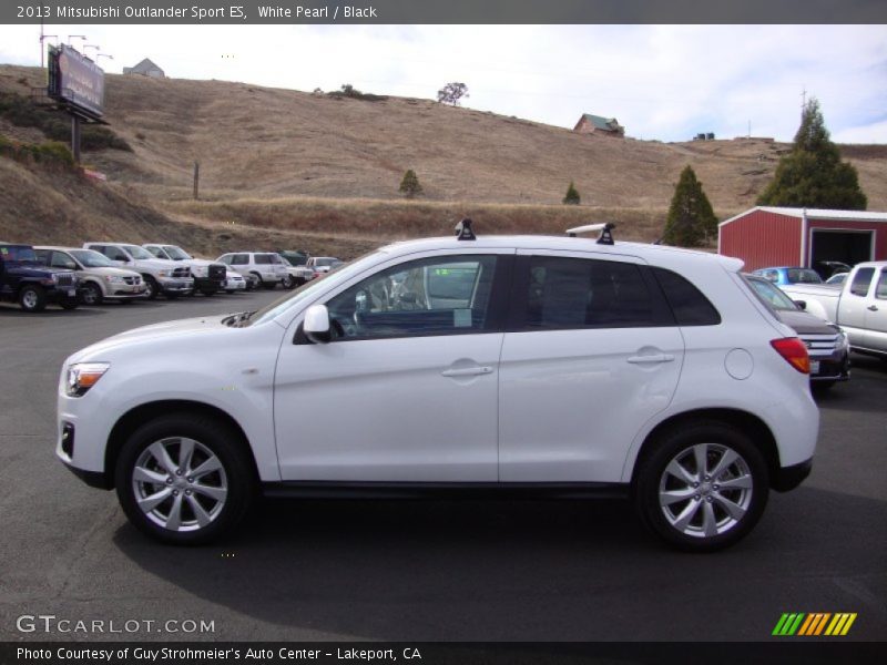 White Pearl / Black 2013 Mitsubishi Outlander Sport ES