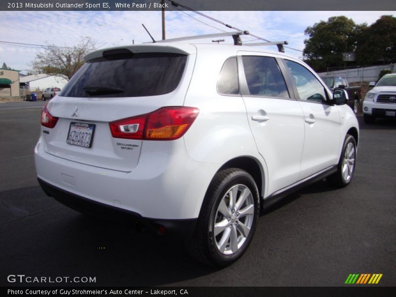 White Pearl / Black 2013 Mitsubishi Outlander Sport ES