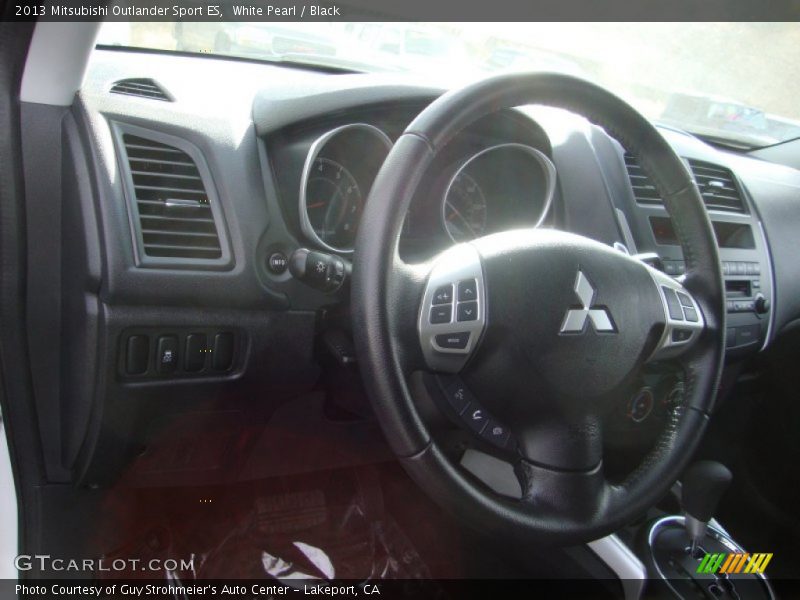 White Pearl / Black 2013 Mitsubishi Outlander Sport ES