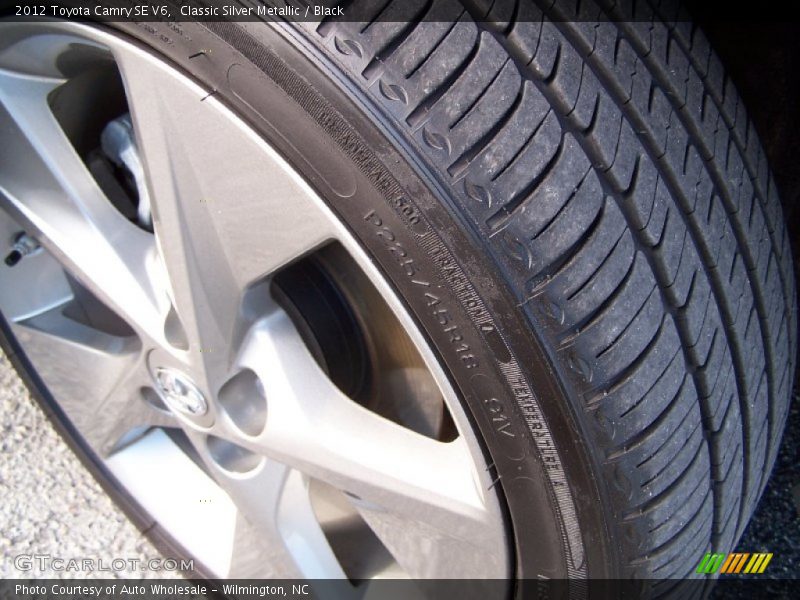 Classic Silver Metallic / Black 2012 Toyota Camry SE V6