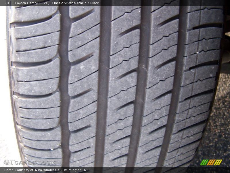 Classic Silver Metallic / Black 2012 Toyota Camry SE V6