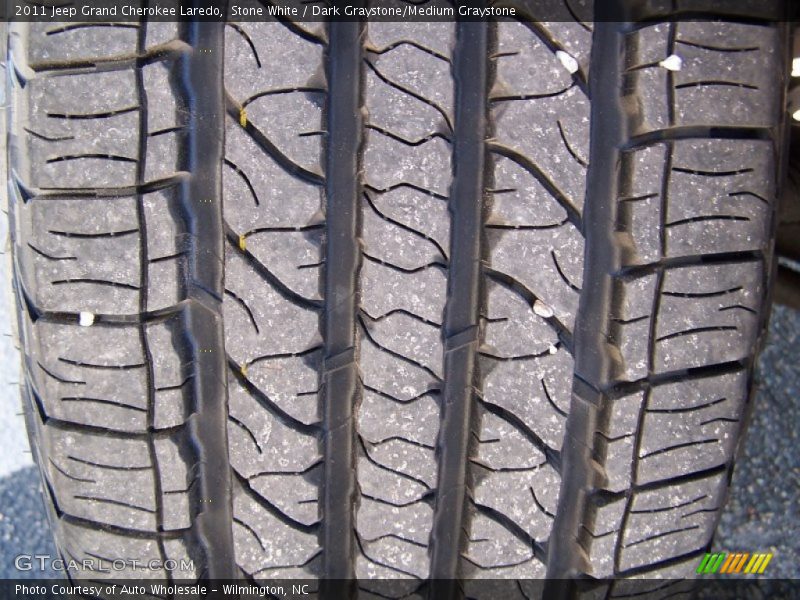 Stone White / Dark Graystone/Medium Graystone 2011 Jeep Grand Cherokee Laredo