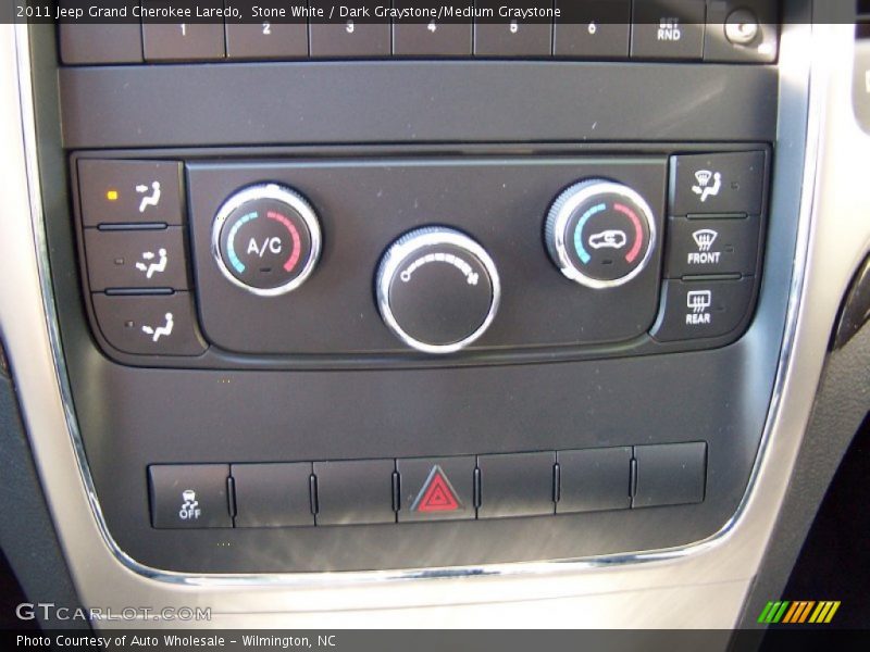 Stone White / Dark Graystone/Medium Graystone 2011 Jeep Grand Cherokee Laredo