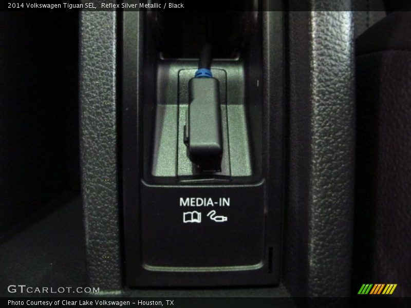 Reflex Silver Metallic / Black 2014 Volkswagen Tiguan SEL