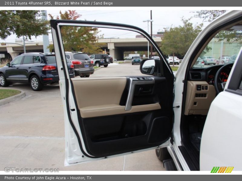 Blizzard White Pearl / Sand Beige 2011 Toyota 4Runner SR5