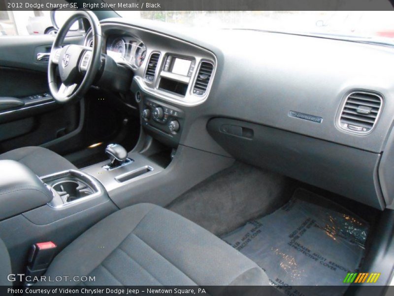 Bright Silver Metallic / Black 2012 Dodge Charger SE