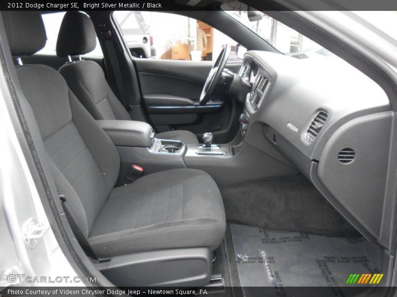 Bright Silver Metallic / Black 2012 Dodge Charger SE