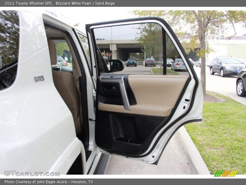 Blizzard White Pearl / Sand Beige 2011 Toyota 4Runner SR5