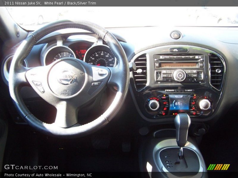 White Pearl / Black/Silver Trim 2011 Nissan Juke SV
