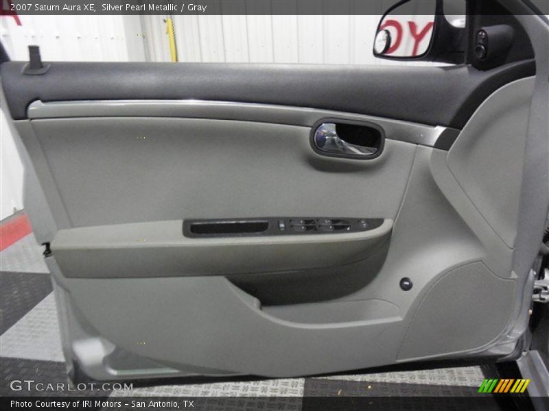 Silver Pearl Metallic / Gray 2007 Saturn Aura XE