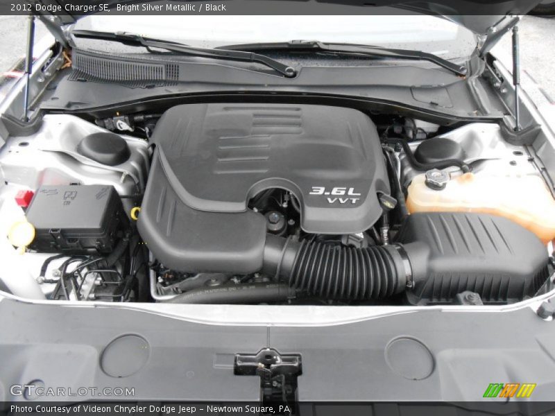 Bright Silver Metallic / Black 2012 Dodge Charger SE