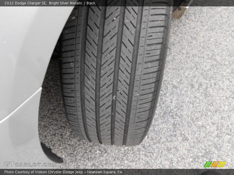 Bright Silver Metallic / Black 2012 Dodge Charger SE