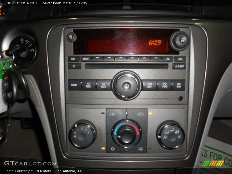 Silver Pearl Metallic / Gray 2007 Saturn Aura XE