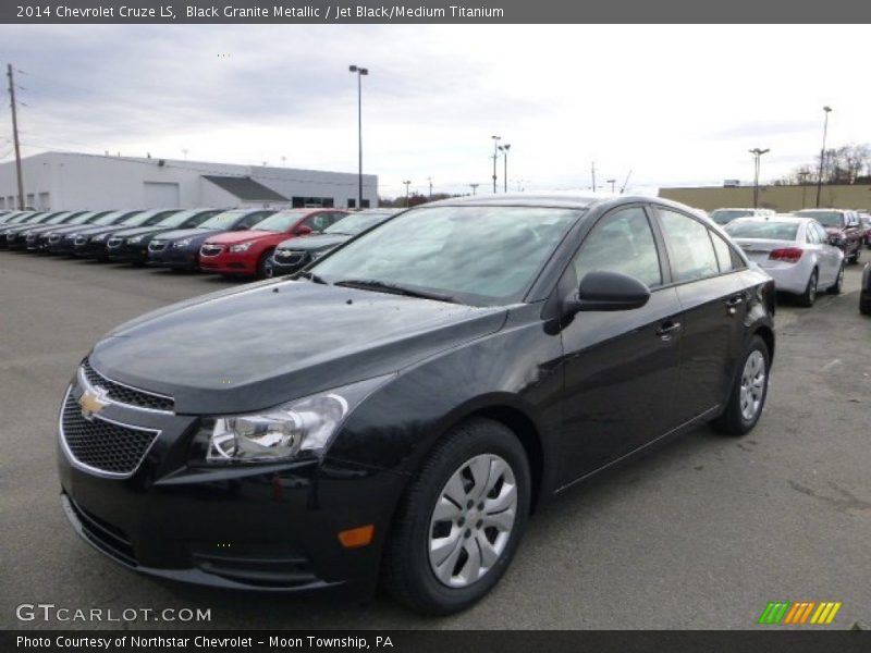 Front 3/4 View of 2014 Cruze LS