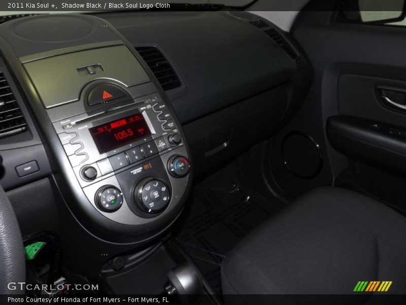 Shadow Black / Black Soul Logo Cloth 2011 Kia Soul +