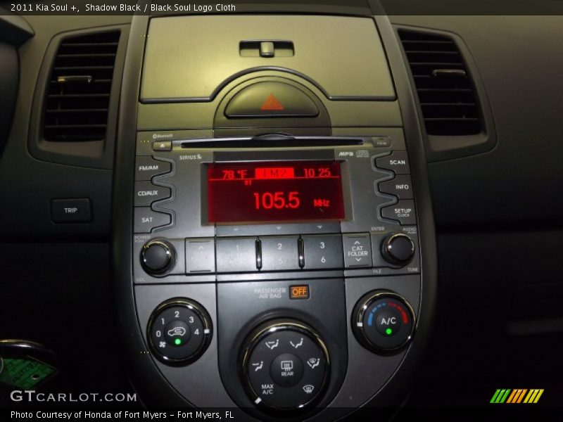 Shadow Black / Black Soul Logo Cloth 2011 Kia Soul +