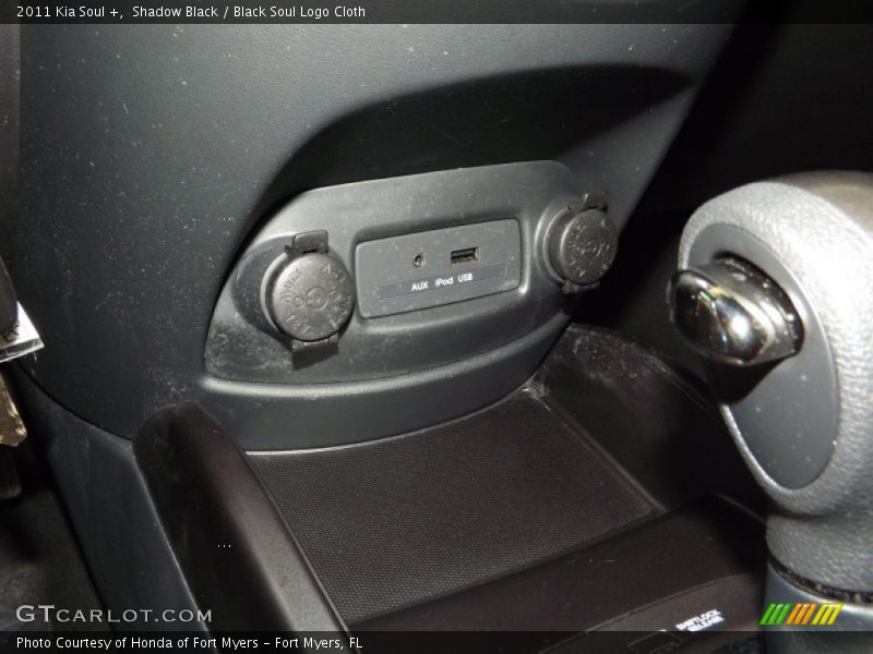 Shadow Black / Black Soul Logo Cloth 2011 Kia Soul +