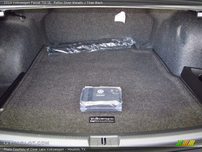 Reflex Silver Metallic / Titan Black 2014 Volkswagen Passat TDI SE