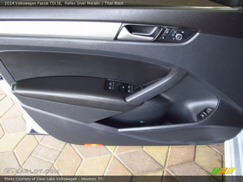 Reflex Silver Metallic / Titan Black 2014 Volkswagen Passat TDI SE