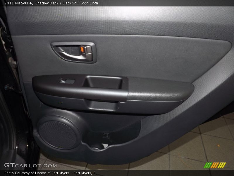 Shadow Black / Black Soul Logo Cloth 2011 Kia Soul +
