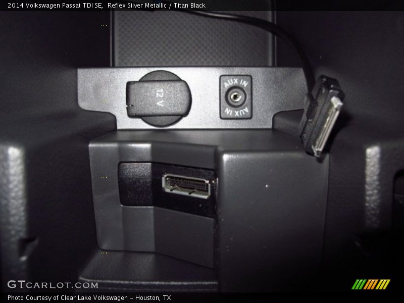 Reflex Silver Metallic / Titan Black 2014 Volkswagen Passat TDI SE