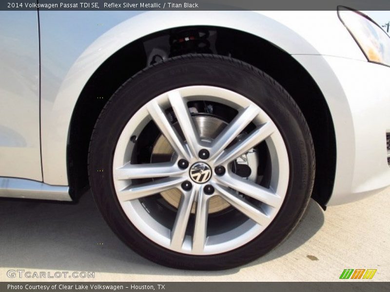 Reflex Silver Metallic / Titan Black 2014 Volkswagen Passat TDI SE