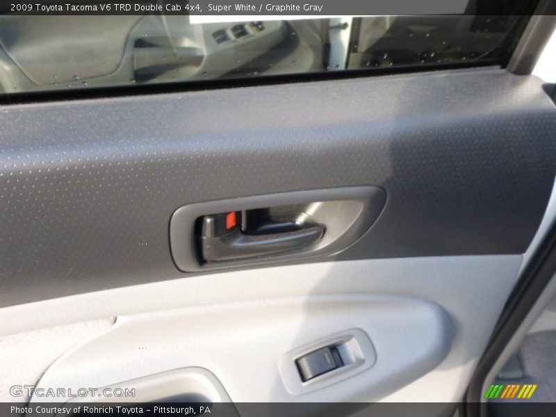 Super White / Graphite Gray 2009 Toyota Tacoma V6 TRD Double Cab 4x4