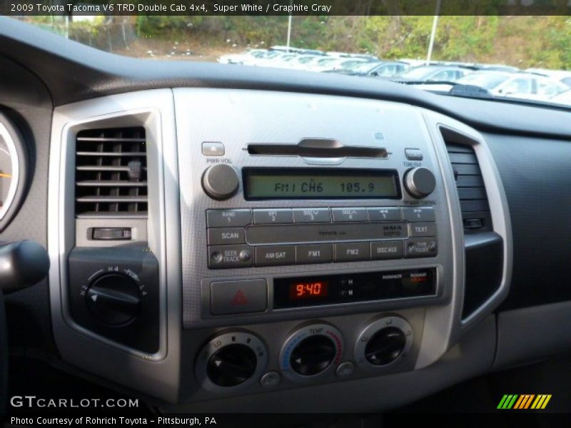 Super White / Graphite Gray 2009 Toyota Tacoma V6 TRD Double Cab 4x4