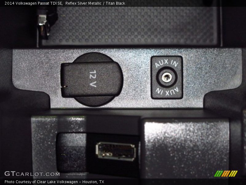 Reflex Silver Metallic / Titan Black 2014 Volkswagen Passat TDI SE