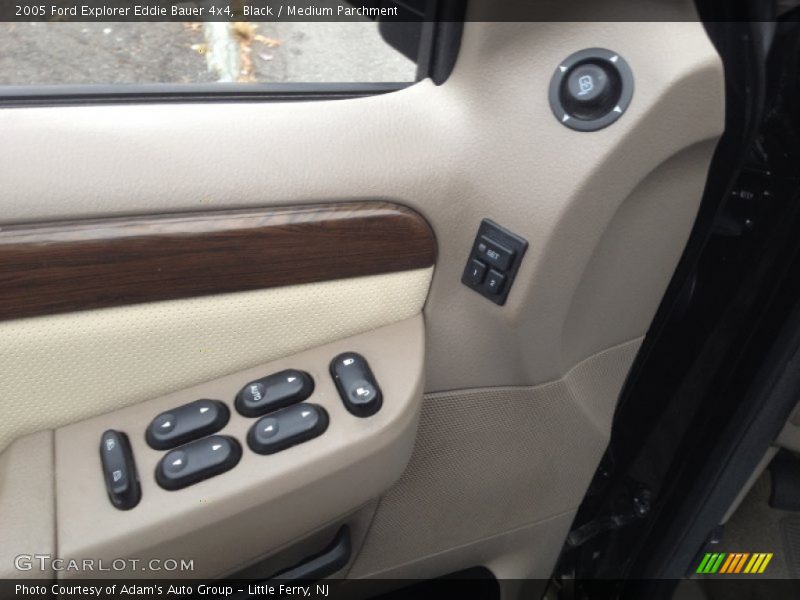 Black / Medium Parchment 2005 Ford Explorer Eddie Bauer 4x4
