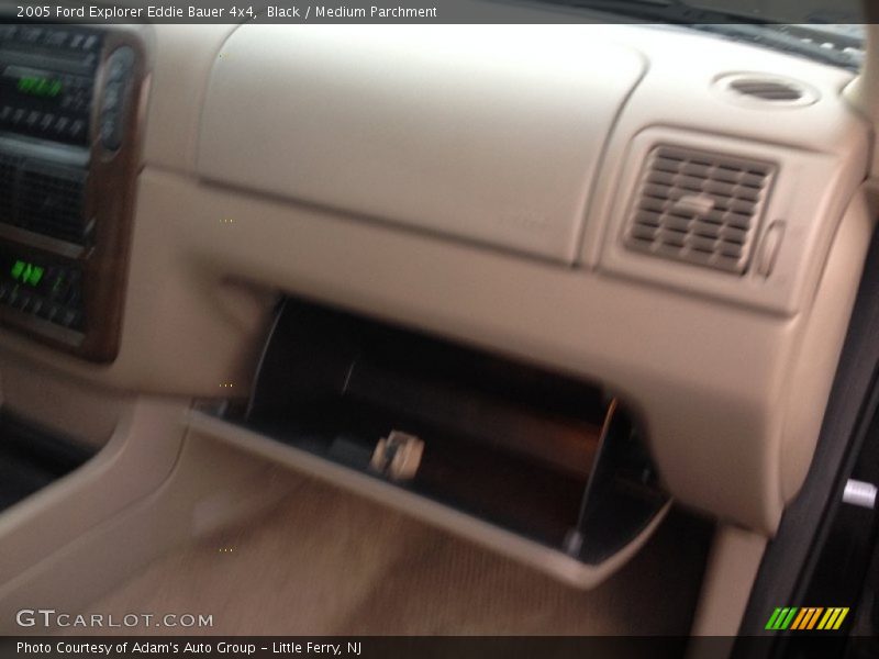 Black / Medium Parchment 2005 Ford Explorer Eddie Bauer 4x4