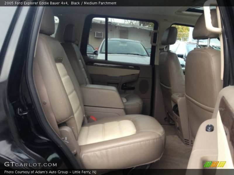 Black / Medium Parchment 2005 Ford Explorer Eddie Bauer 4x4