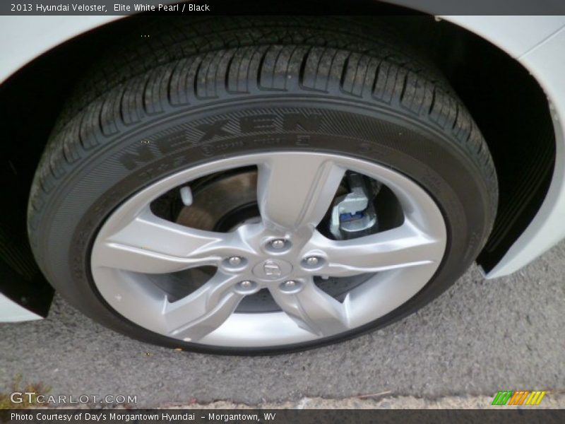 Elite White Pearl / Black 2013 Hyundai Veloster