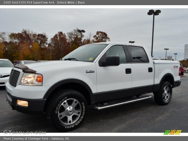 Front 3/4 View of 2005 F150 FX4 SuperCrew 4x4