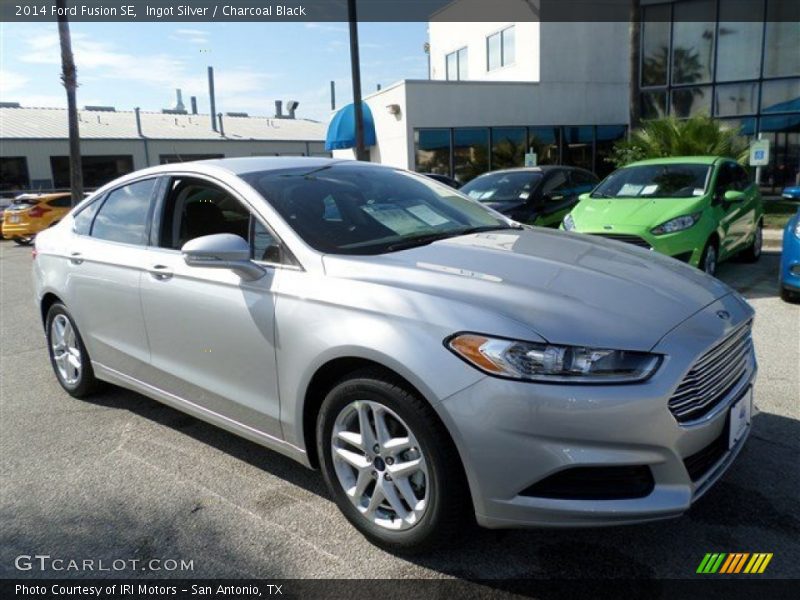 Ingot Silver / Charcoal Black 2014 Ford Fusion SE