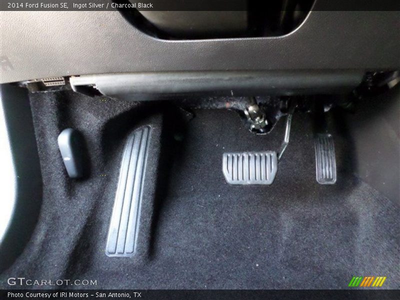 Ingot Silver / Charcoal Black 2014 Ford Fusion SE