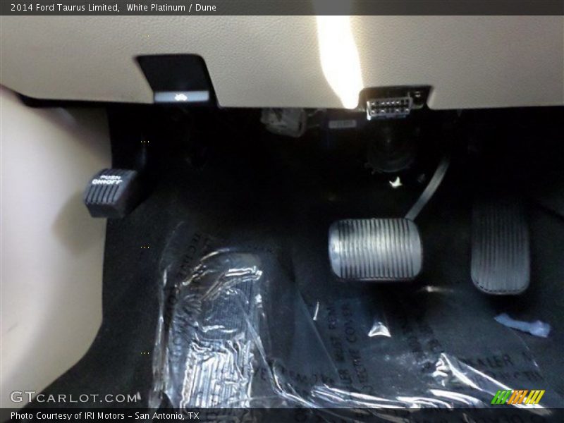 White Platinum / Dune 2014 Ford Taurus Limited