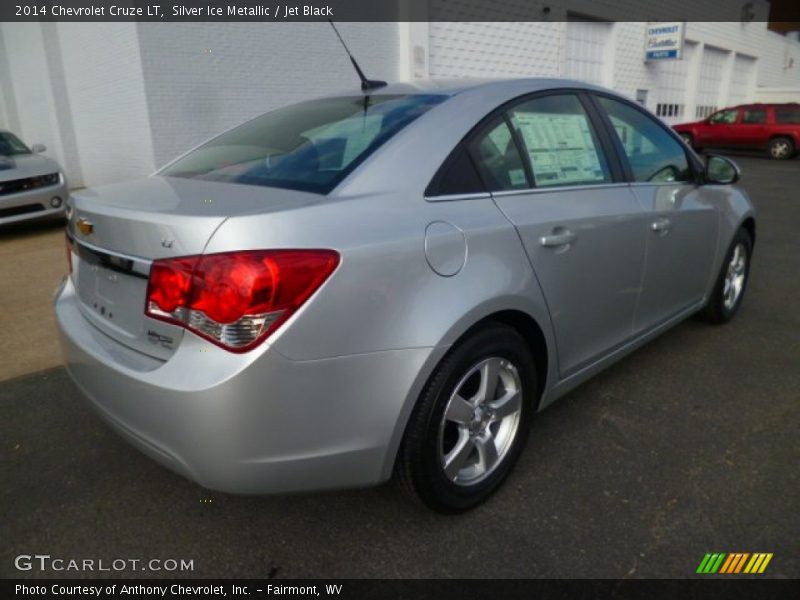 Silver Ice Metallic / Jet Black 2014 Chevrolet Cruze LT