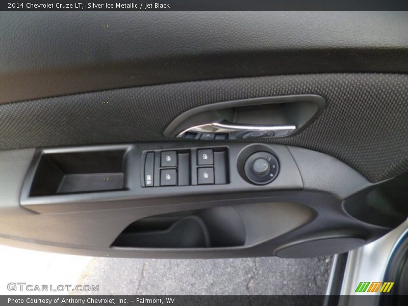 Silver Ice Metallic / Jet Black 2014 Chevrolet Cruze LT