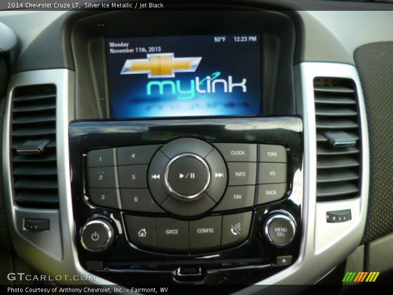 Silver Ice Metallic / Jet Black 2014 Chevrolet Cruze LT