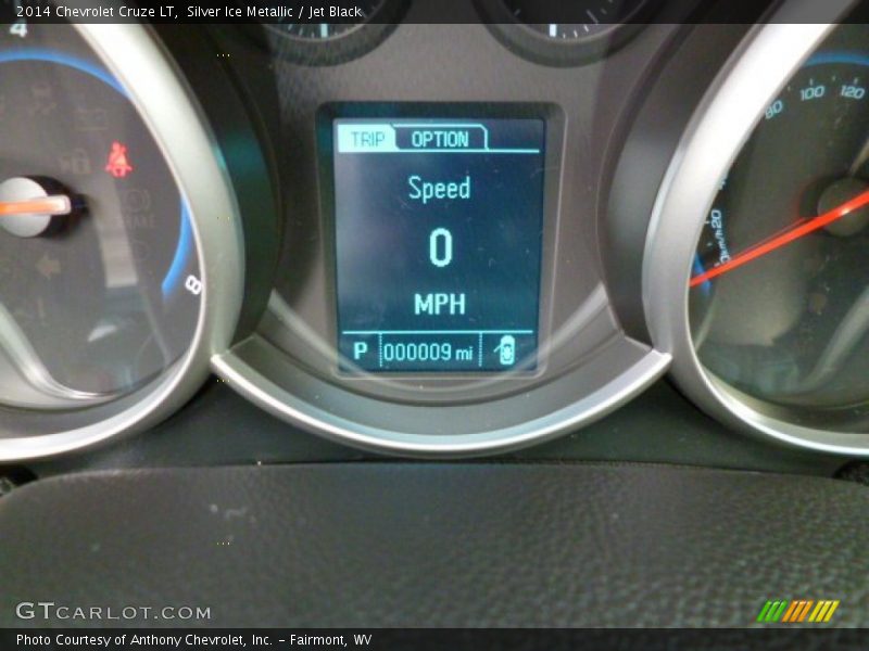 Silver Ice Metallic / Jet Black 2014 Chevrolet Cruze LT