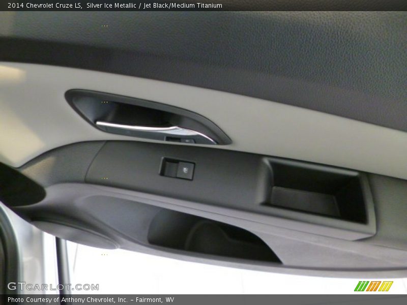 Silver Ice Metallic / Jet Black/Medium Titanium 2014 Chevrolet Cruze LS
