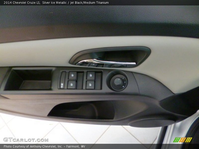 Silver Ice Metallic / Jet Black/Medium Titanium 2014 Chevrolet Cruze LS