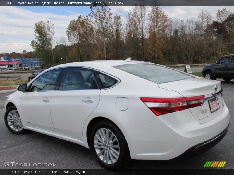 Blizzard White Pearl / Light Gray 2013 Toyota Avalon Hybrid Limited