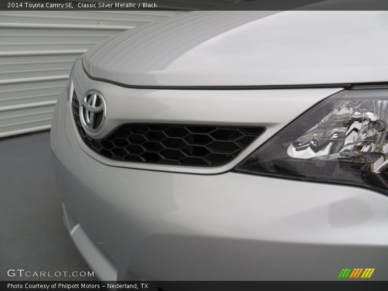 Classic Silver Metallic / Black 2014 Toyota Camry SE